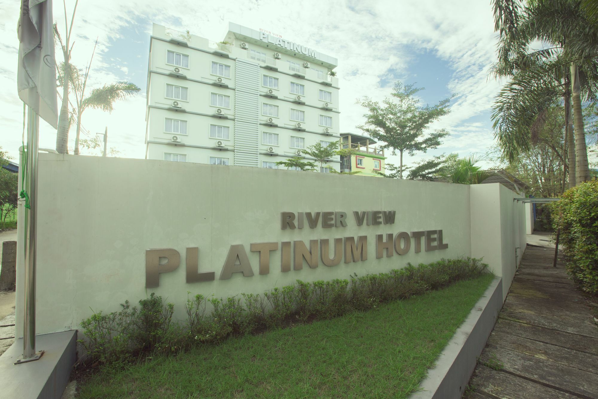 Platinum River View Hotel Yangon Extérieur photo