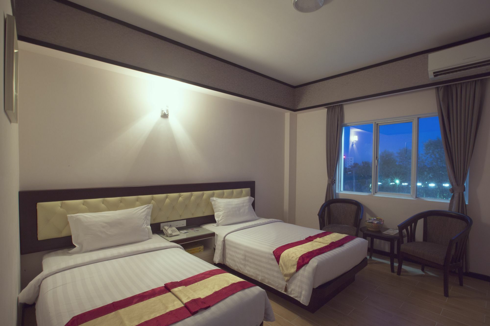 Platinum River View Hotel Yangon Extérieur photo